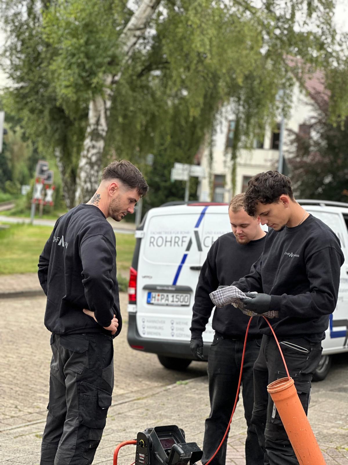 André Pfeiffer und das Team von Rohrfachmann
