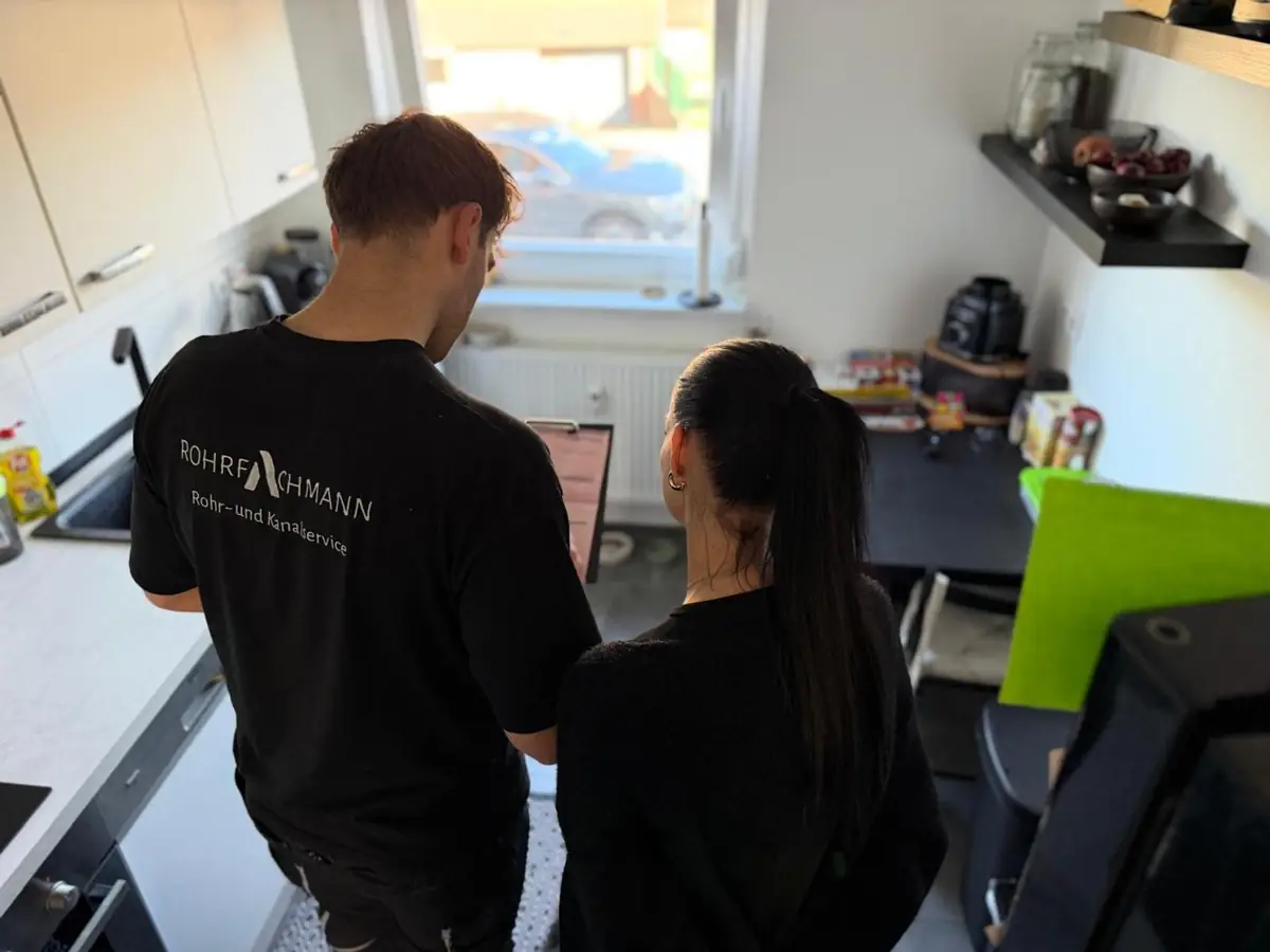 Beratung beim Kunden nach der Rohrreinigung